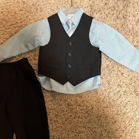BRAND NEW Van Heusen Baby Boy 18M Dress set w/suit & vest!! - Picture 5 of 9